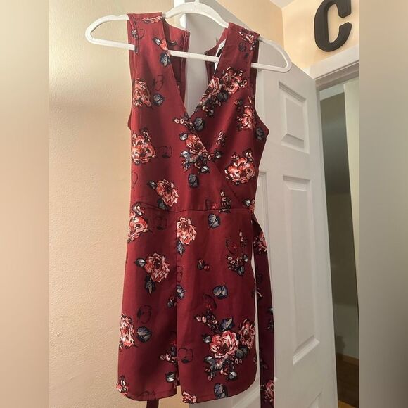 Abercrombie Floral V Neck Tie Waist Tank Sleeveless Romper size 0 EUC - Picture 3 of 4